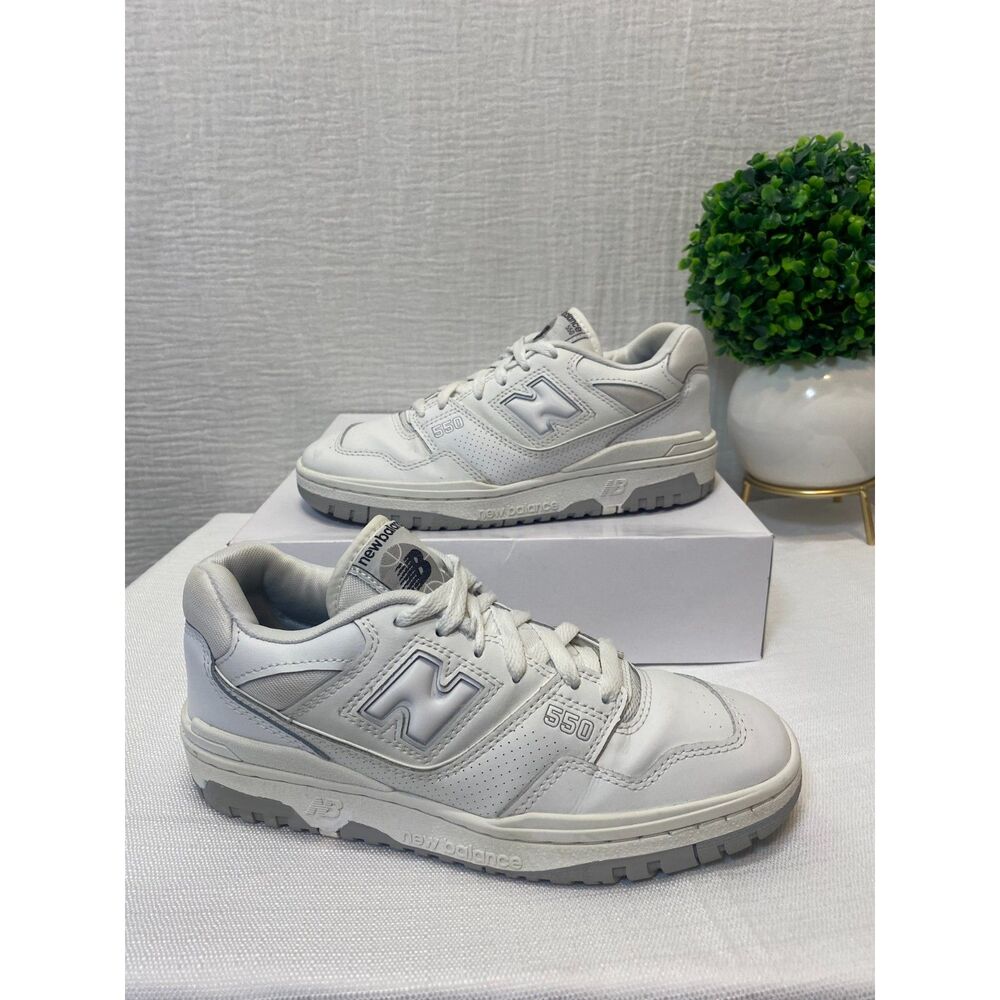 Nike New Balance 550 Men's Size 5.5 / Women's 7  White